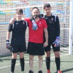 Los Porteros del Infantil A con su entrenador de porteros Jose Galvañ