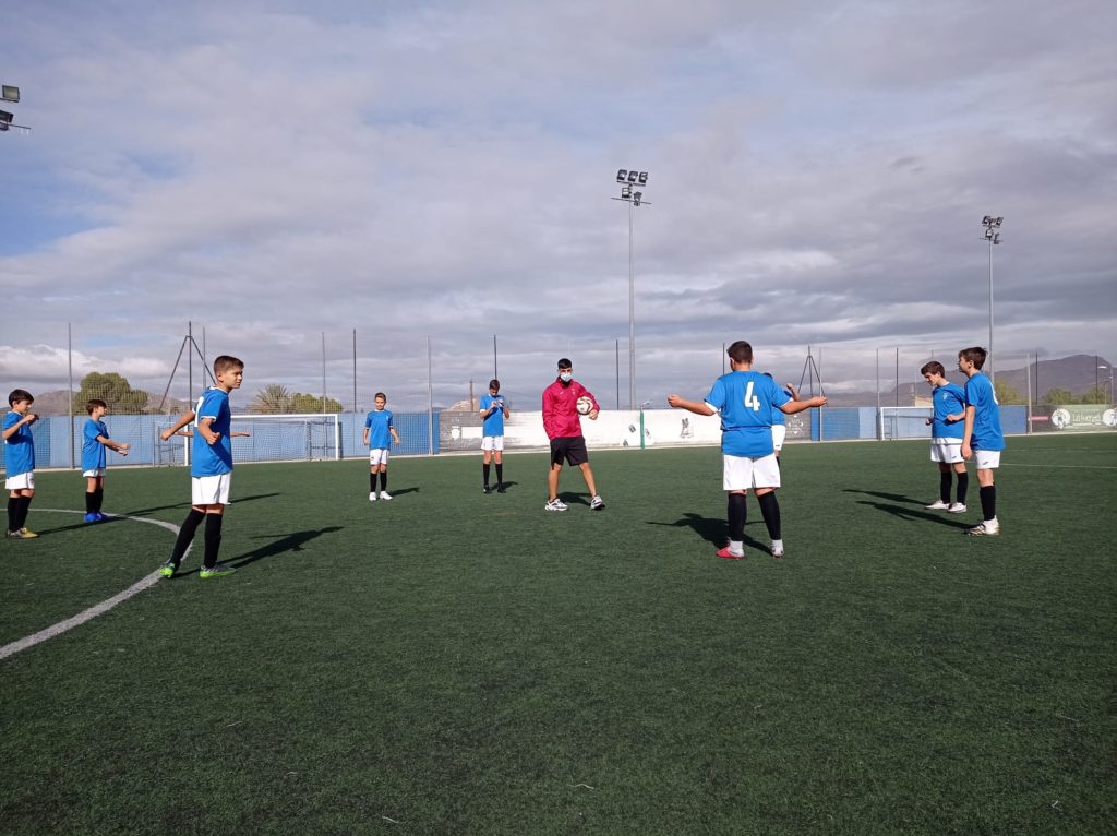 Infantil B del Aspe UD entrenando