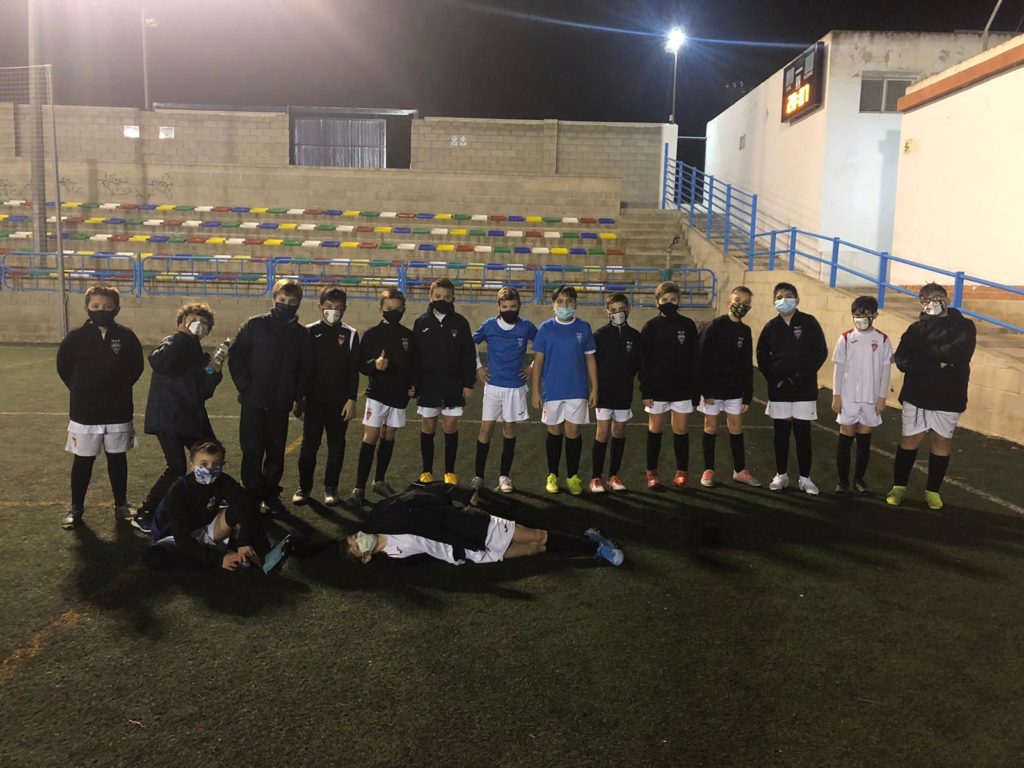 Alevín A del Aspe Unión Deportiva tras un entrenamiento