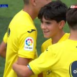 Álex Mínguez siendo felicitado tras marcar el gol en su partido frente al RC Celta