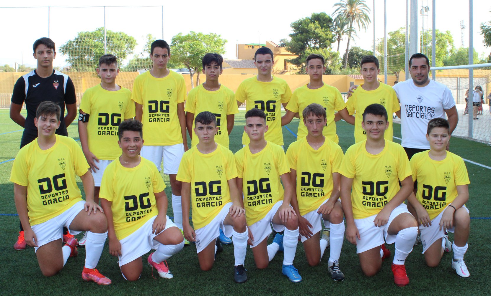 Equipo Cadete B del Aspe UD en un partido amistoso frente al Gimnastic de San Vicent