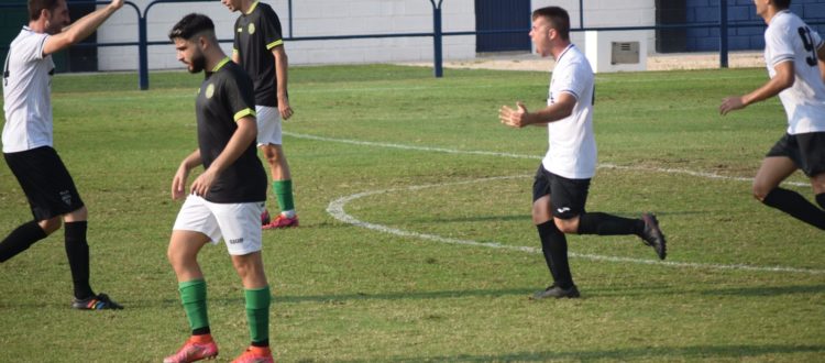 Celebración del gol de Vicedo frente a la UD Ilicitana