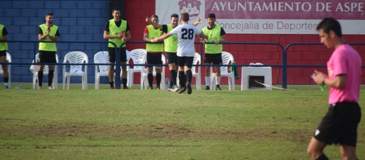 Celebración del gol de Vicedo frente a la UD Ilicitana