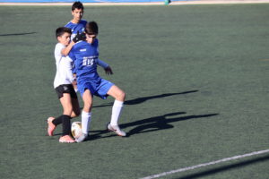 Pisotón a Asier al borde del área, falta no pitada por el árbitro