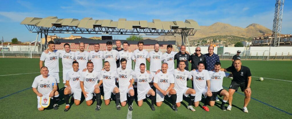 Equipo de veteranos del Aspe Unión Deportiva en Granada